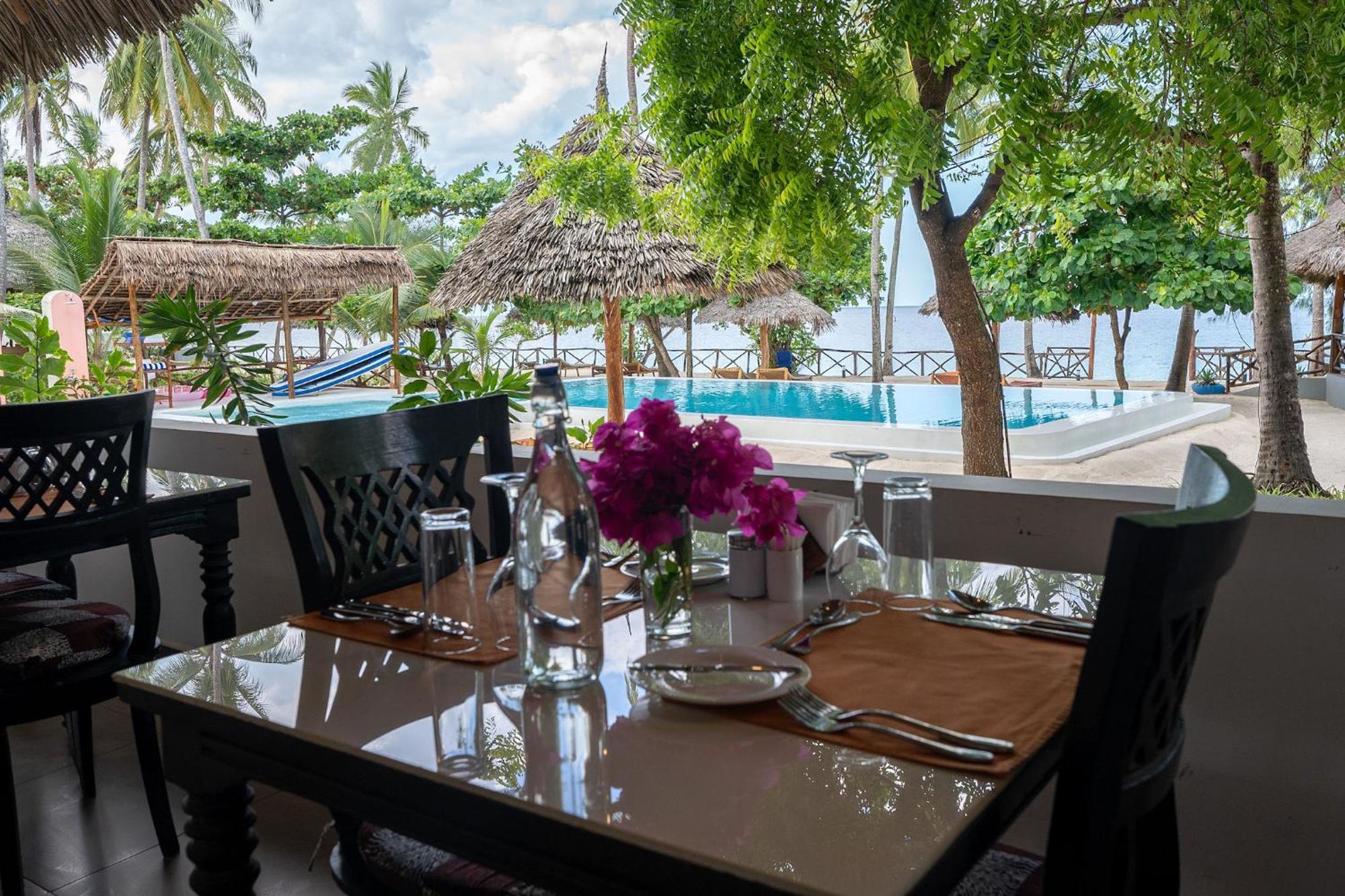 Manolo Beach Resort Uroa Eksteriør bilde