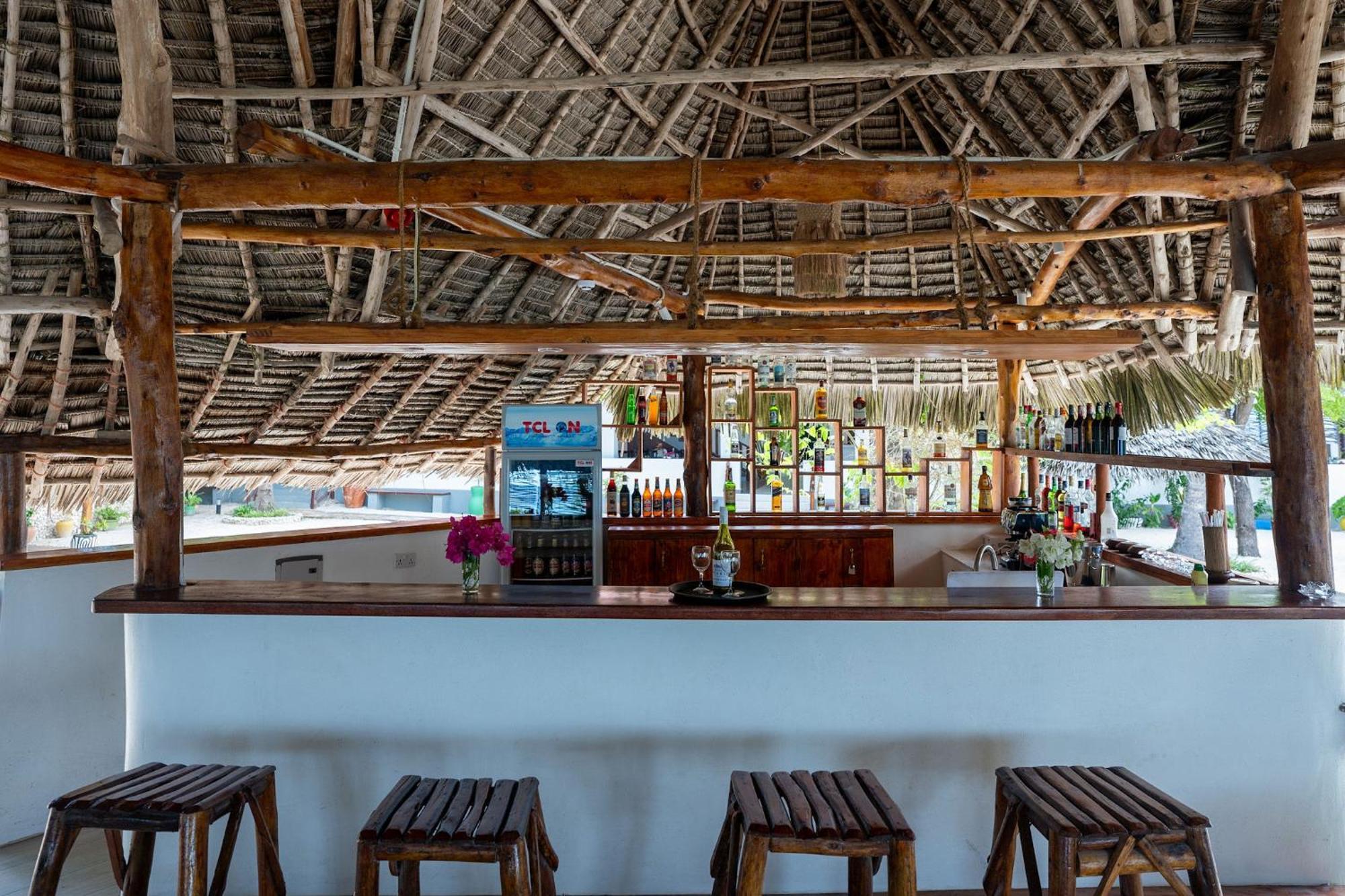 Manolo Beach Resort Uroa Eksteriør bilde