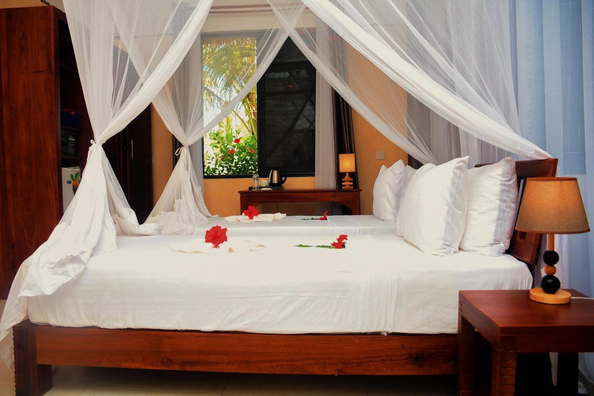 Manolo Beach Resort Uroa Eksteriør bilde