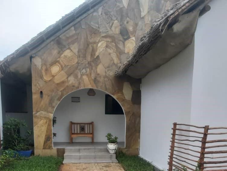 Manolo Beach Resort Uroa Eksteriør bilde